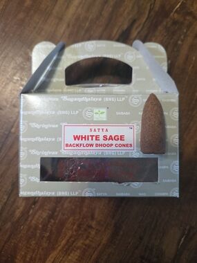 Satya White Sage Backflow Dhoop Cones - Brown 24 Pack
